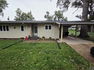 6629 SW Arborglade Ln, Topeka, KS 66619