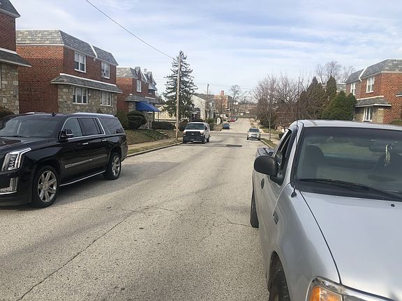 Exterior Neighborhood (street photo)