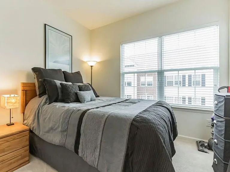 1343 Parish Ave — Photo 11