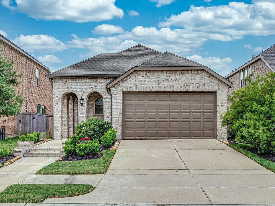 15211 Stuart Bat Cave Ln