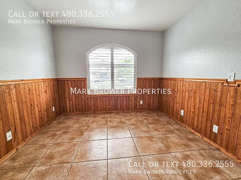 566 S Esmeralda — Photo 18