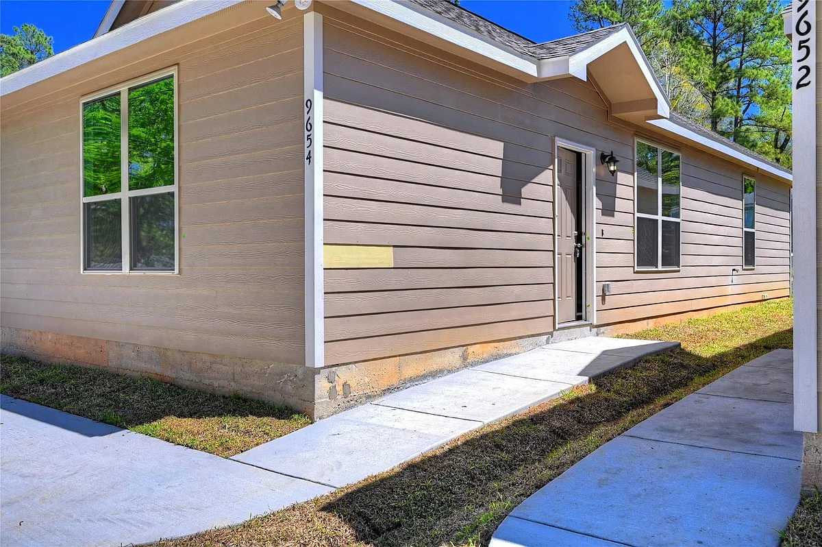Building Photo - 11779 White Cedar