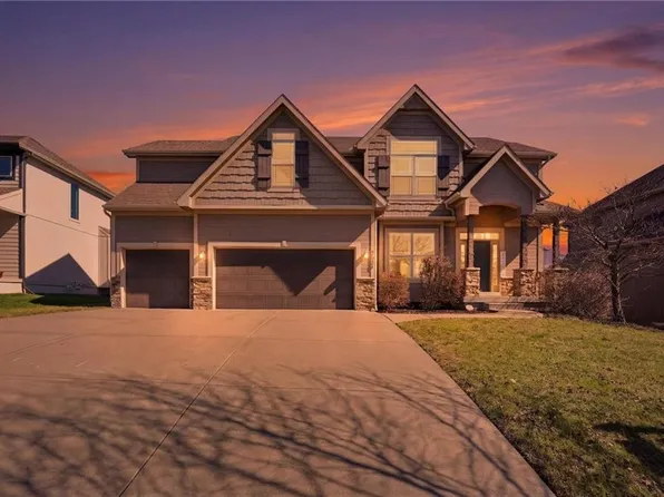 8050 NE 100th Ter, Kansas City, MO 64157