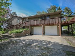 913 14th St, Kalona, IA 52247