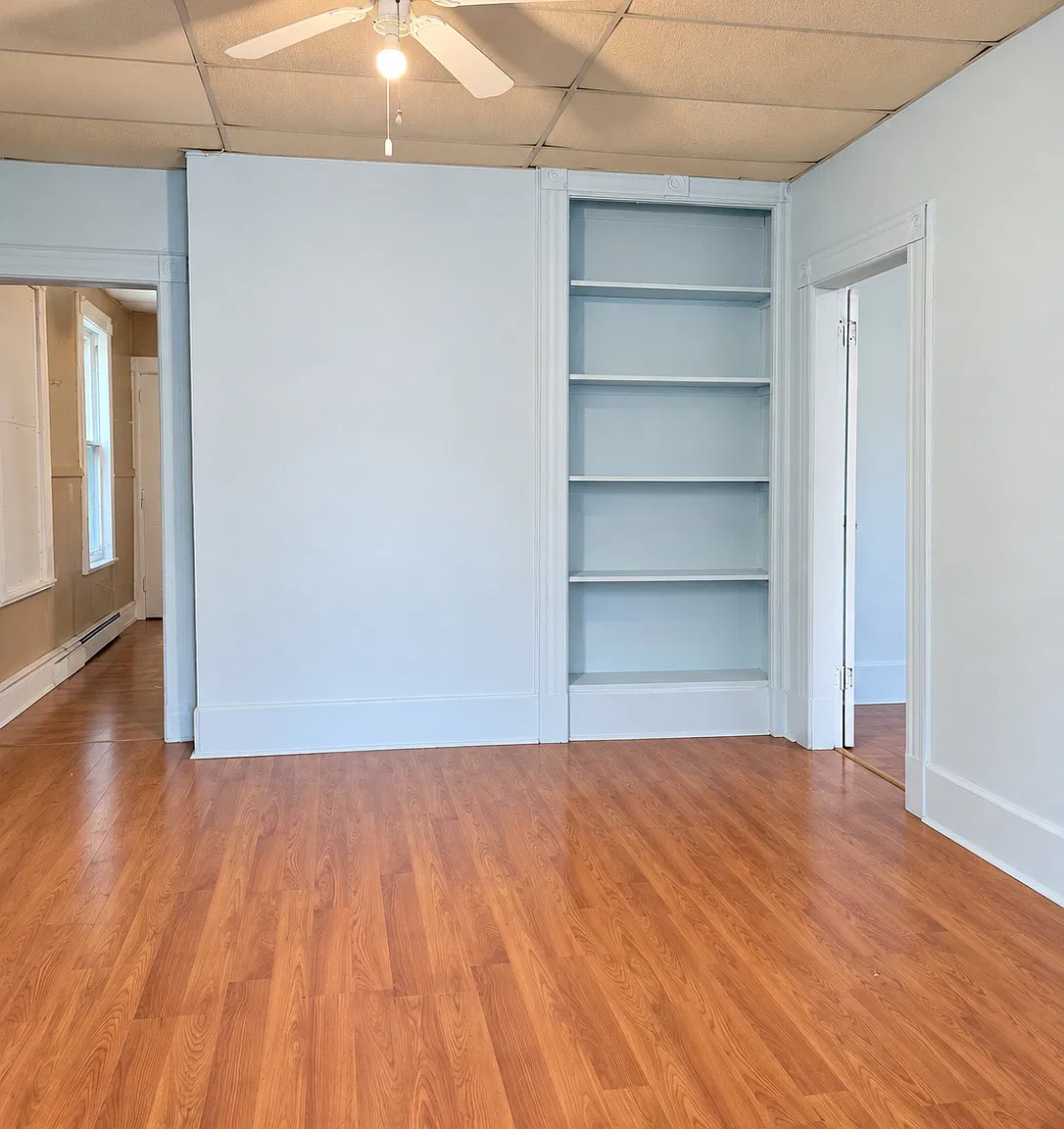 3 bed, $2,100 — Photo 2