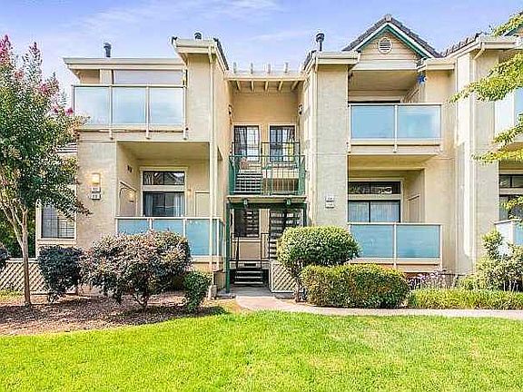 New patios/decks. Unit is in the quiet rear section of the complex.