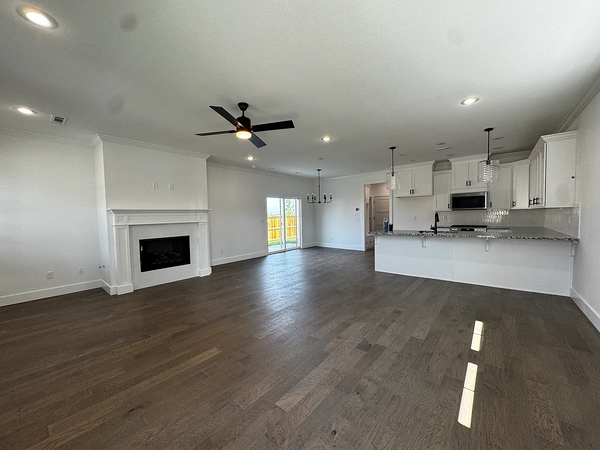 Building Photo - 4350 W Bronco Dr