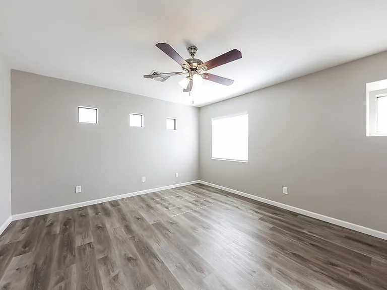 22052 N 30th Dr — Photo 10