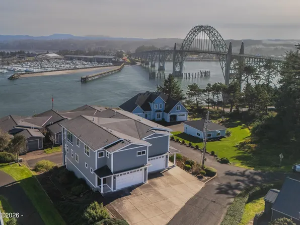 1133 SW 12th St Unit D, Newport, OR 97365