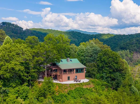 220 Ridge Top Dr, Bryson City, NC 28713