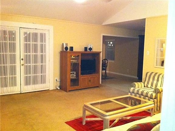 4th image of 7543 Jackwood St