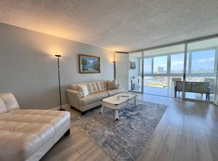 301 Lake Shore Dr APT 810, Lake Park, FL 33403