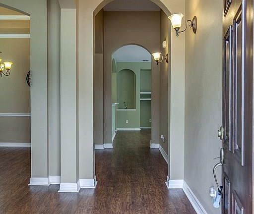 4th image of 1145 Valley Oaks Dr