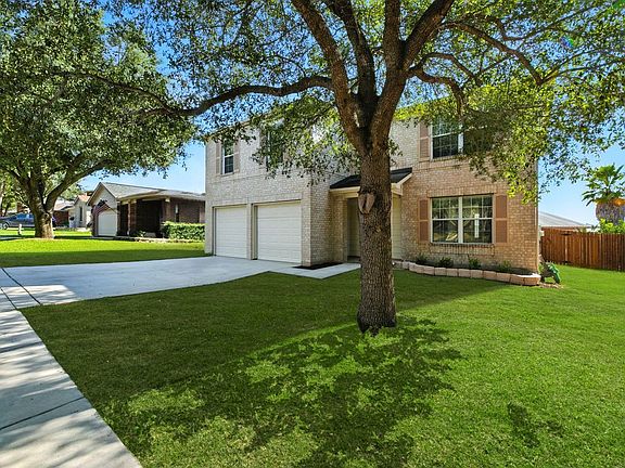 3rd image of 3933 Brook Hollow Dr