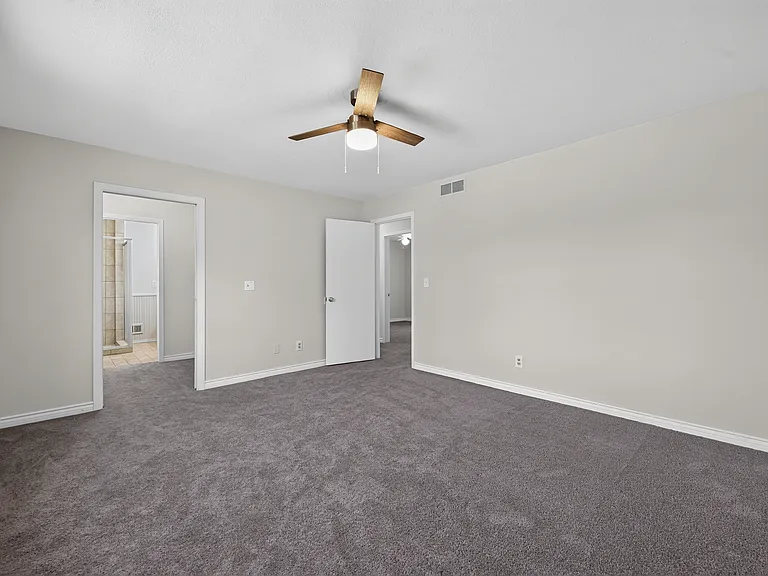 6611 Textile Rd — Photo 44