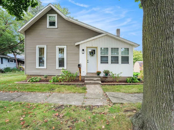 304 W Randolph St, Nappanee, IN 46550