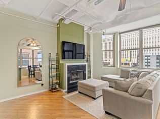 500 S Clinton St APT 404, Chicago, IL 60607