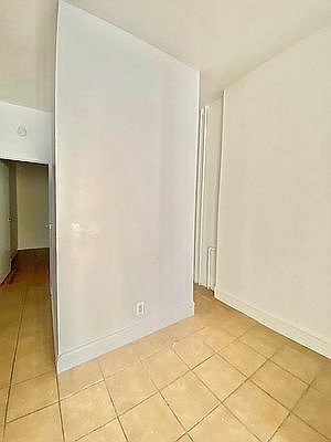 5th image of 117 Christopher St APT 11