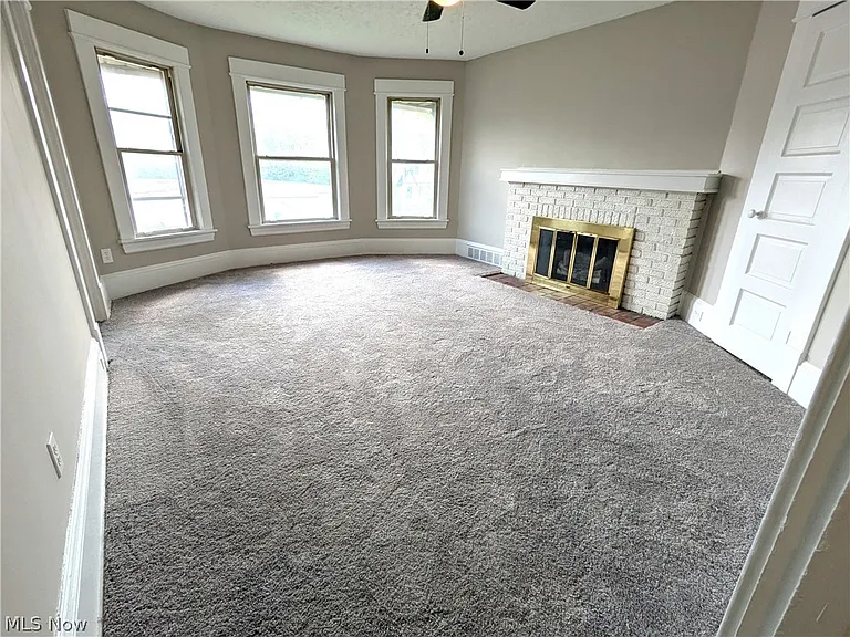 1462 Felton Rd — Photo 2