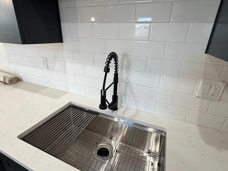 300 Seven Oaks Ln — Photo 15