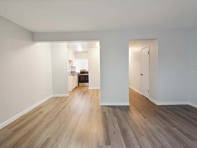 Fisher Court Apartments — Photo 19
