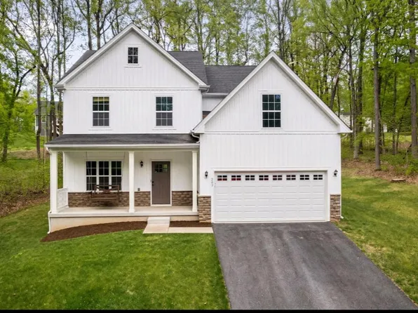 237 Speaks Ln, Harpers Ferry, WV 25425