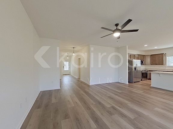 5th image of 302 Acoustic Ln