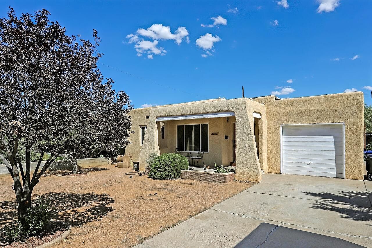 .・・.。* ᎮᏐNᎤ*。.・・. 4742 Challenger St, North Las Vegas, NV 89031 | Zillow