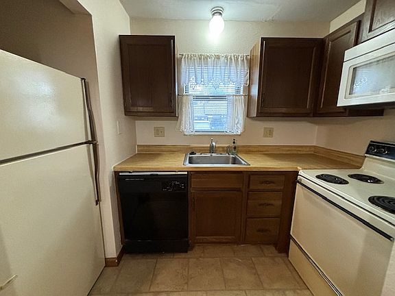5th image of 43 Pepperwood Ct #43