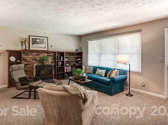5th image of 120 Parsonage Dr