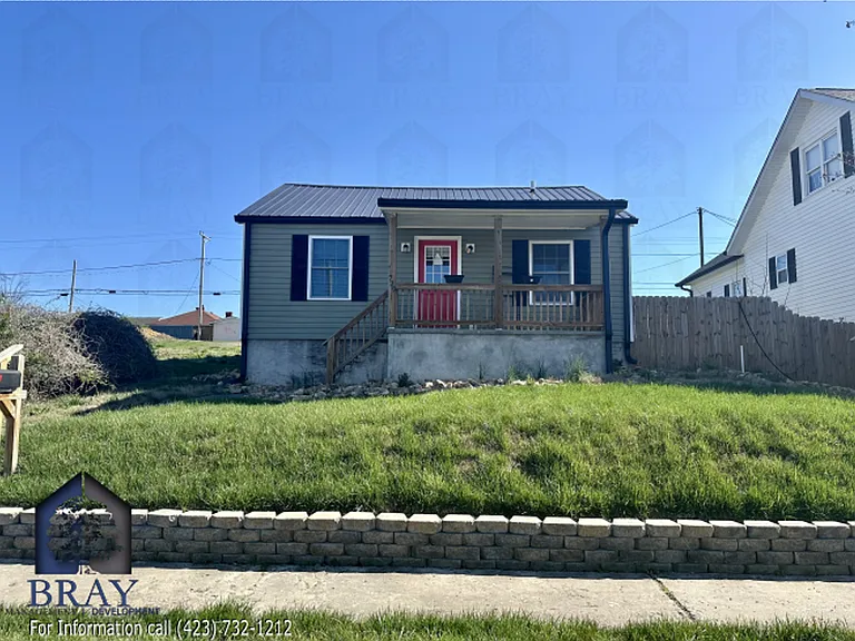 729 E Sullivan St — Photo 1