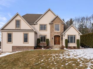 16 Hunters Slope, Westfield, MA 01085
