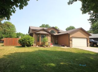 1372 104th Ave NW, Coon Rapids, MN 55433