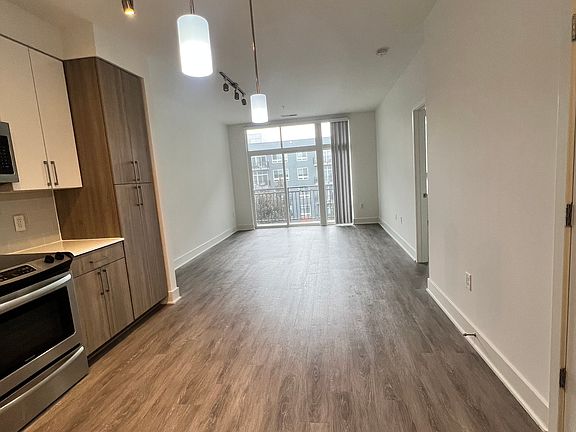 4th image of 145 Riverhaven Dr #4XX