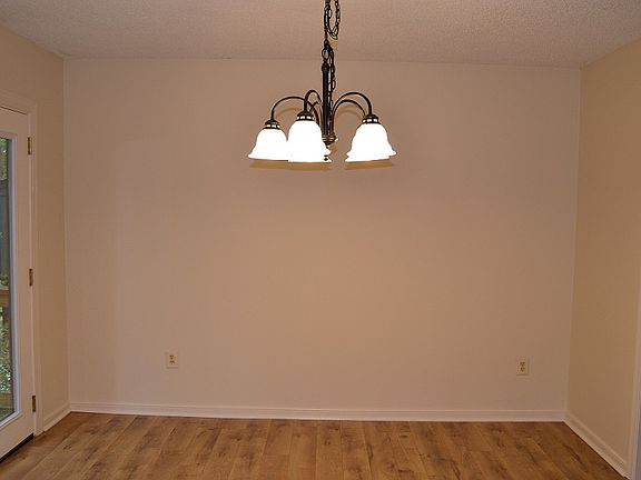 3rd image of 1802 Hillcroft Dr