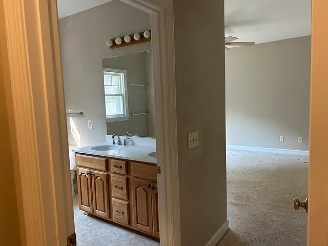 2204 E Old Oxford Rd — Photo 15
