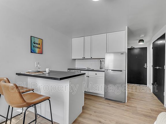 4th image of 111 Porter Ave