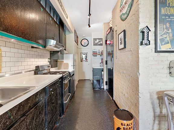 5th image of 613 E 6th St APT 4B