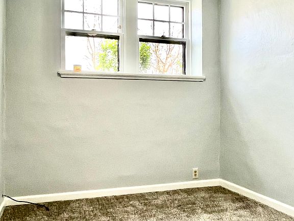 5th image of 856 Amherst St #12
