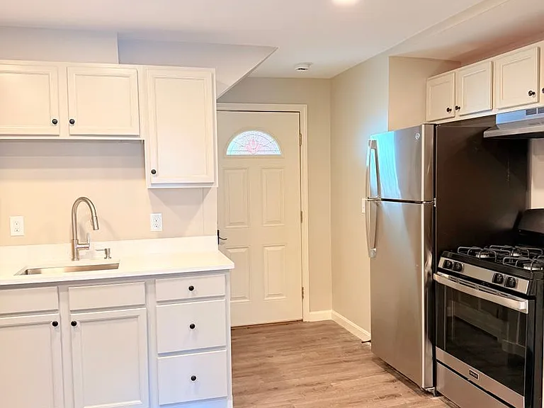 Pet-friendly Apartments for Rent in Hartford, VT! — Photo 15