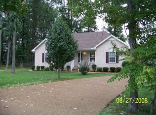 1077 Sassafras Ln, Goodlettsvlle, TN 37072