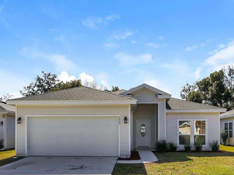 1507 Julia St — Photo 1