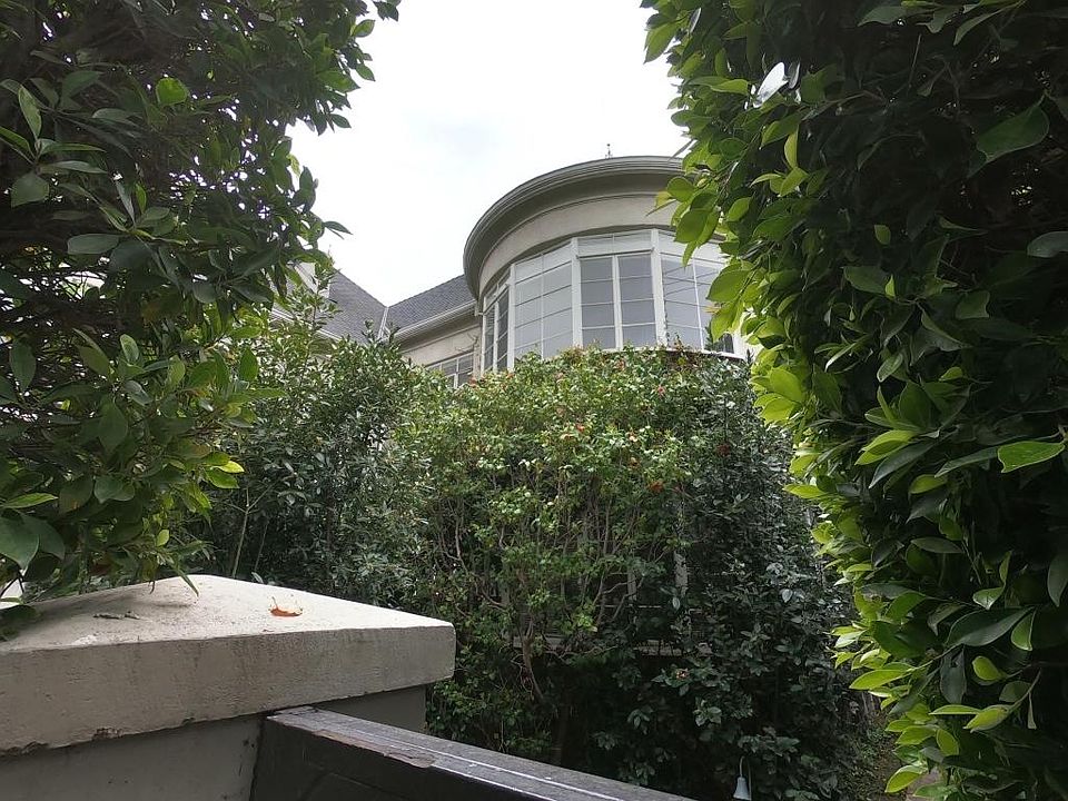 1st image of 2285 N Beachwood Dr APT 7