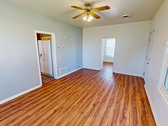 4th image of 204 S 8th St