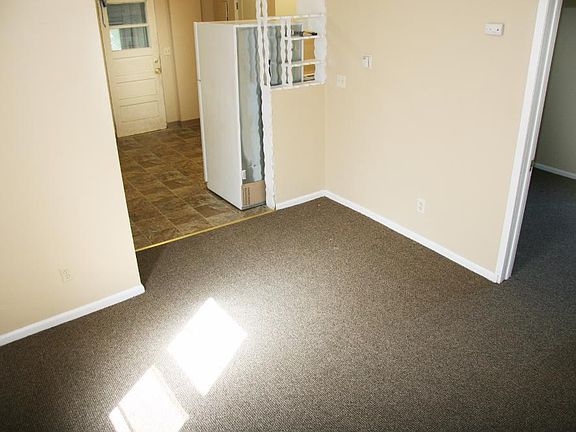 5th image of 1039 Victoria St N #2