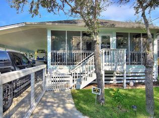 1011 S Fuqua St, Rockport, TX 78382