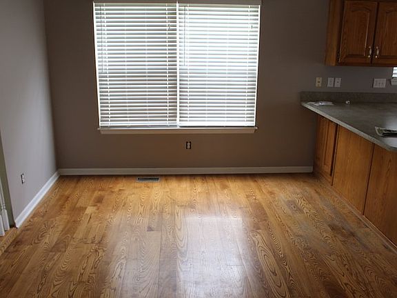 4th image of 2231 Martha Ln