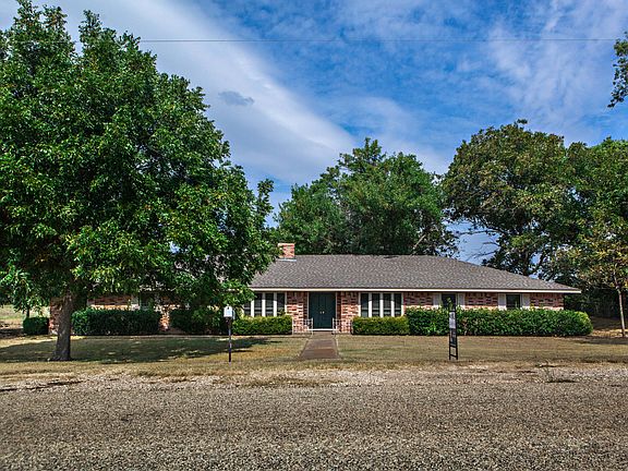 2nd image of 164 Lindsey Cir