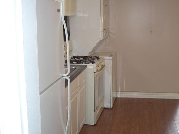 4th image of 128 Hawley St APT 1L