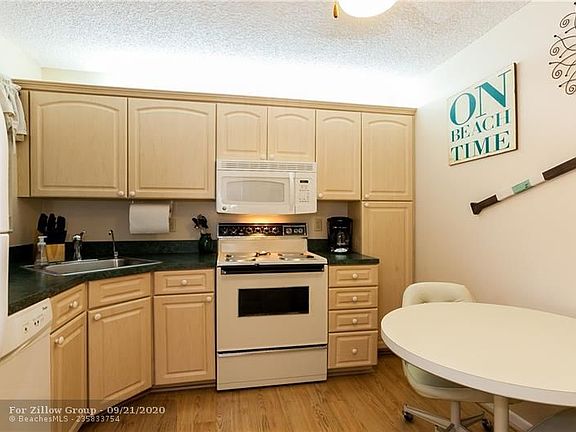 4th image of 4059 Carambola Cir N #2975